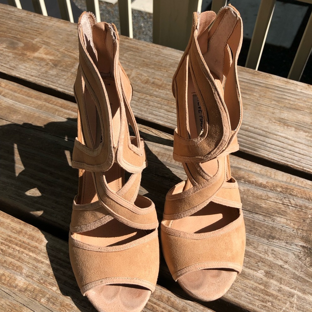 Steve Madden size 8 blush/tan heels